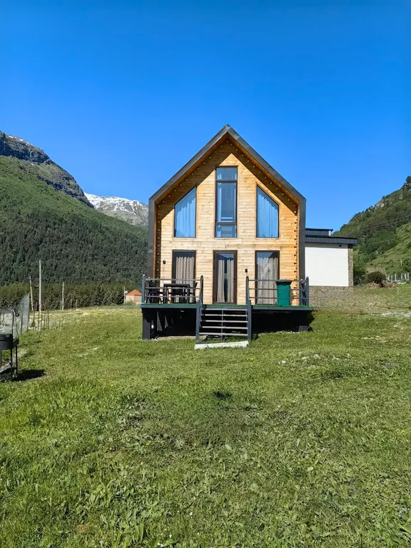 Уютный Barn House у Эльбруса с шикарным видом на Великие Горы Кавказа
