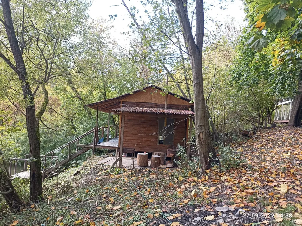 Избушка с баней для рыбалки и отдыха