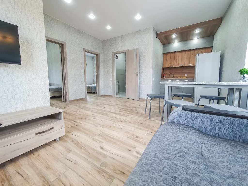 Отдельный дом с благоустроенным двором возле азовского моря