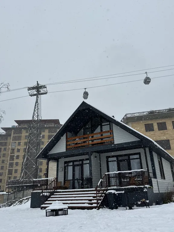 Коттедж с апартаментами DEMAAR Dombay