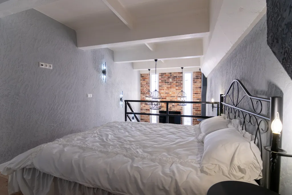 Двухэтажная студия с дизайнерским ремонтом