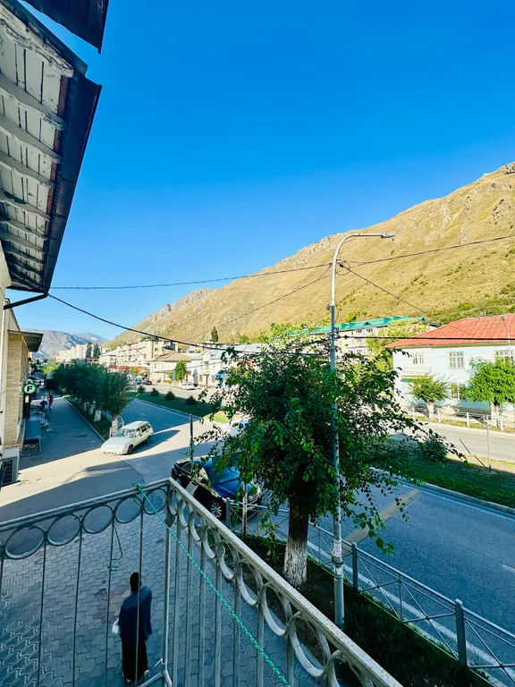 Уютная квартира в центре города с видом на горы