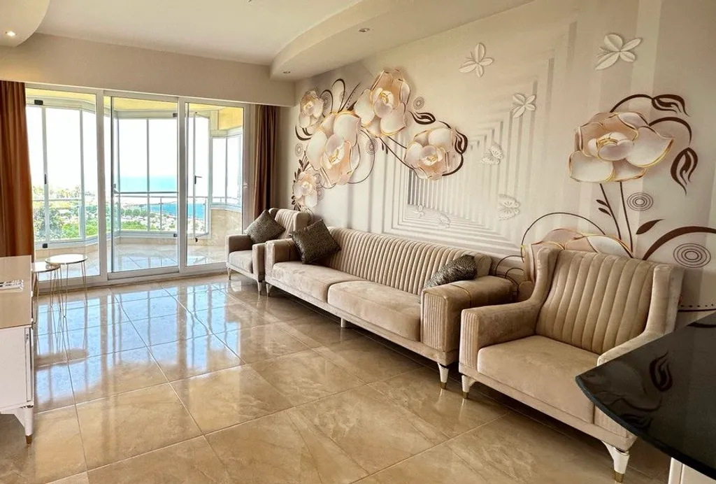 Квартира на Средиземном море с бассейном и горками