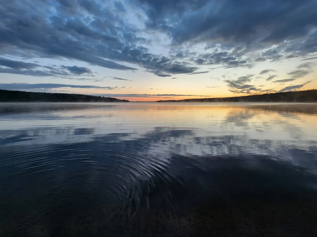Коттедж A-frame дом рядом с озером — Светлое