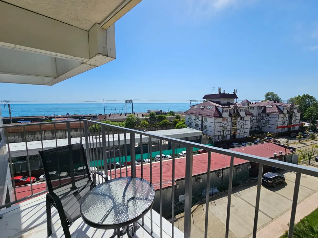 Большая квартира с видом на море