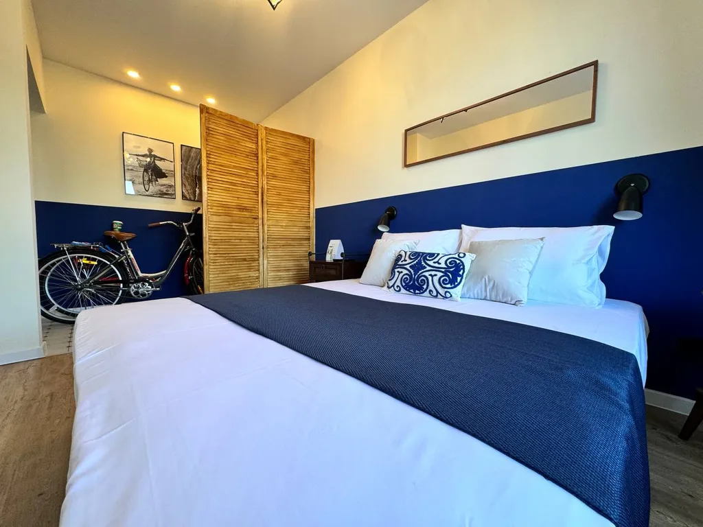 Апартамент в спальном районе с велосипедами