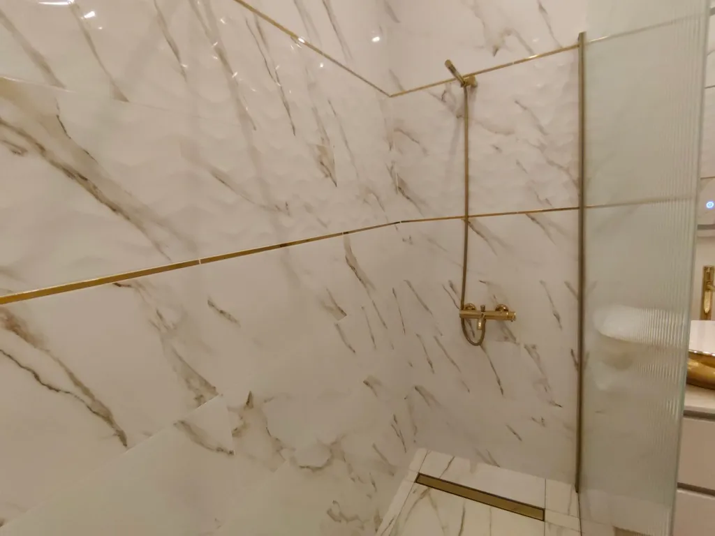 Новые двухкомнатные апартаменты West Wave рядом с бассейнами Баден СПА