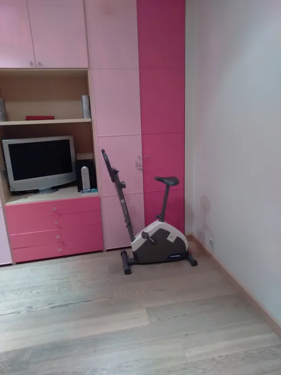 Прекрасная, уютная комната в кирпичной сталинке