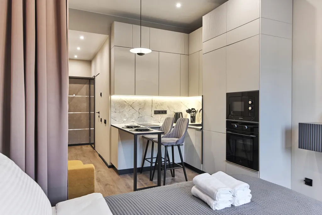 Студия для трех гостей