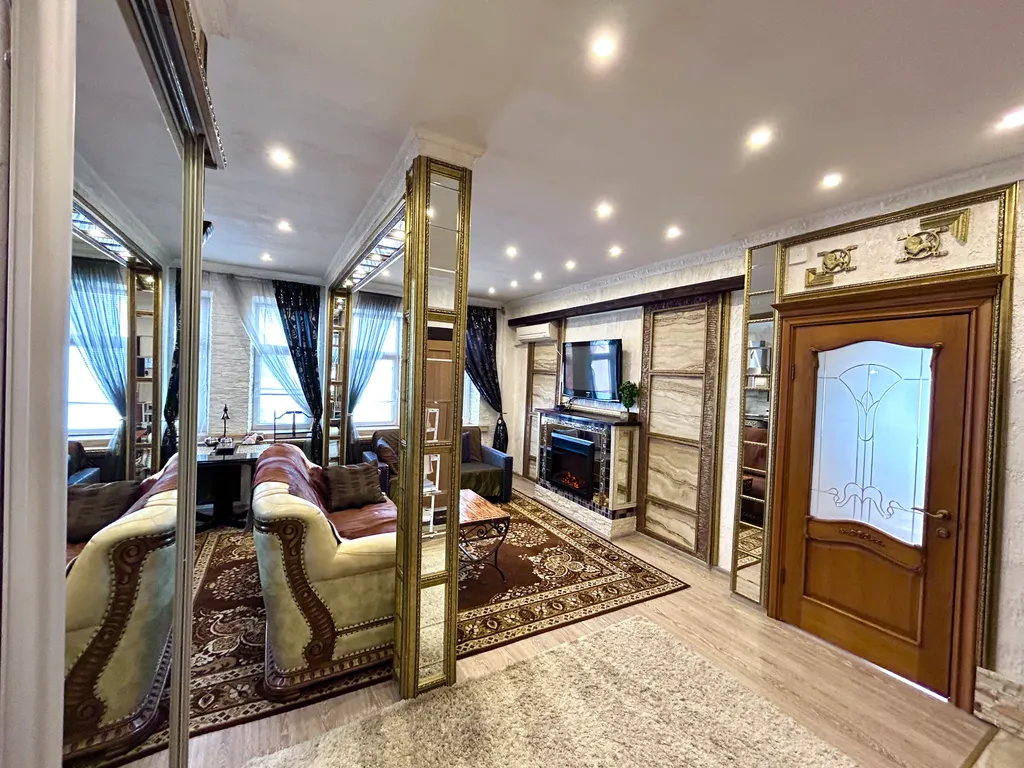 Уютные апартаменты у моря с камином и дизайнерским ремонтом