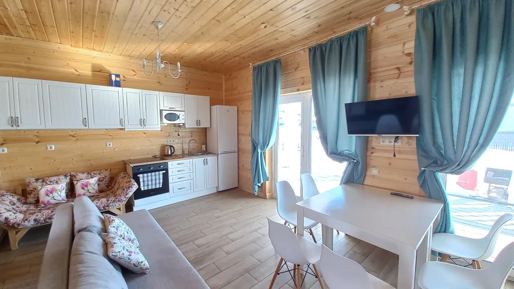 Семейный коттедж у озера