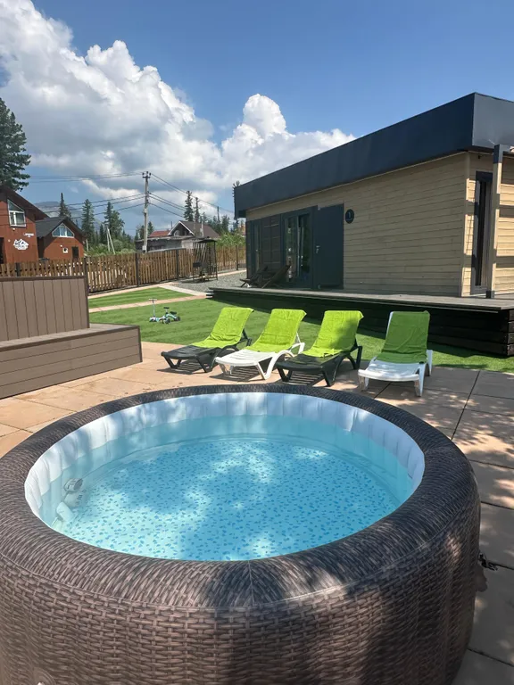 Дома с видом на гору