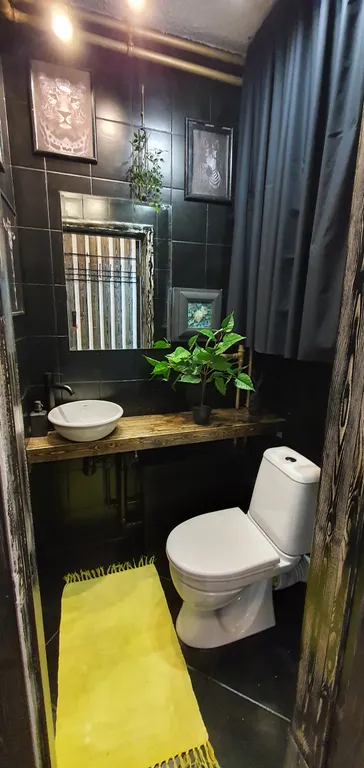 Студия с большой кроватью и ванной, кофемашиной и оплаченным кинотеатр