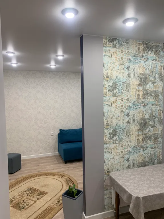 Светлая, уютная квартира с балконом в Бродвее