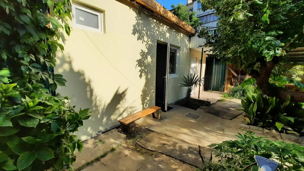 Квартира Квартира Студия в частном зелёном дворе — Гурзуф