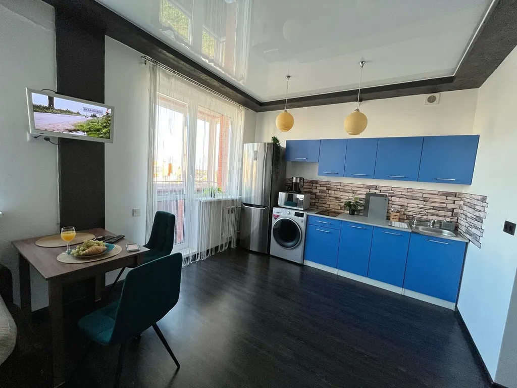 Просторная студия с видом на реку с бесконтактным заселением