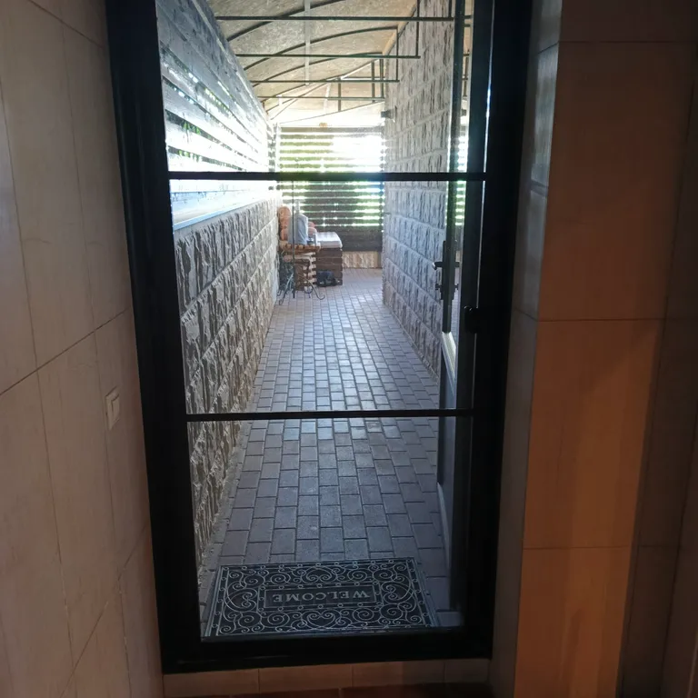 Уютная квартира со своим двориком