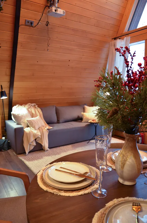 Уютный дом в сосновом лесу