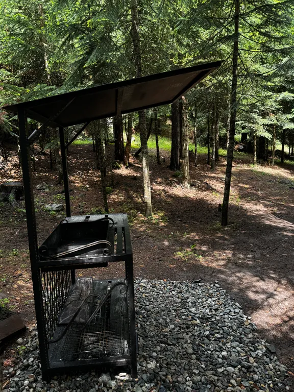 База отдыха в лесу с видом на горы ПроЛес