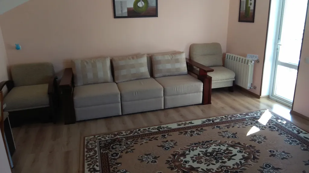 Коттедж Уютный двухэтажный коттедж с двориком — Евпатория