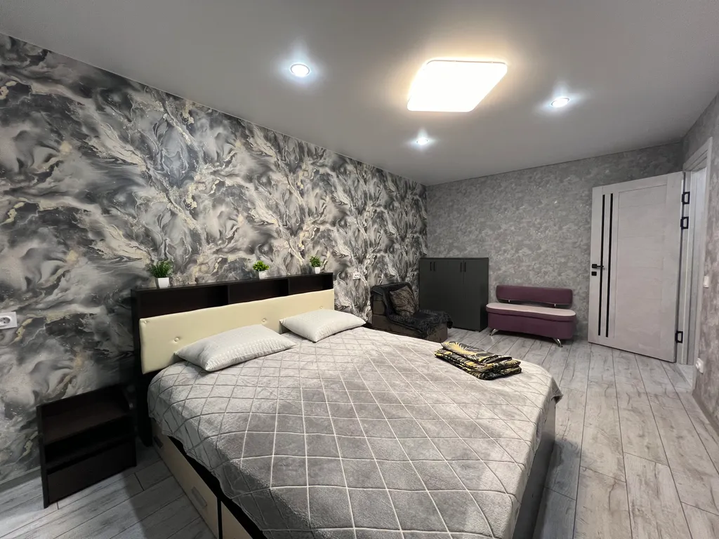 Квартира с новым ремонтом в самом центре города