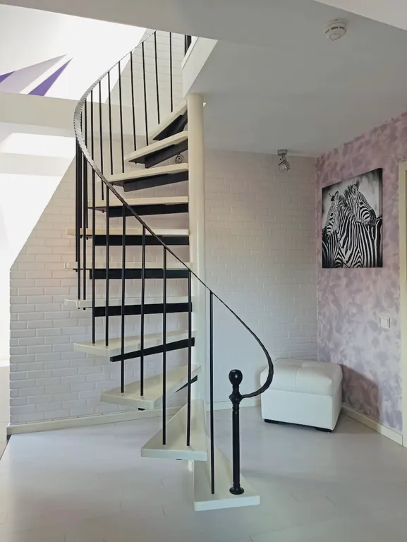 Дизайнерская квартира с видом на Верхнее озеро, камин, зона барбекю