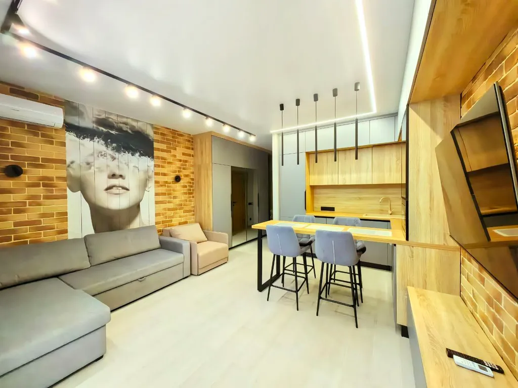 Дизайнерская студия с видом на море