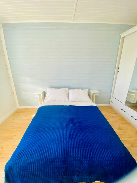 Коттедж Коттедж для семьи на море — Кучугуры