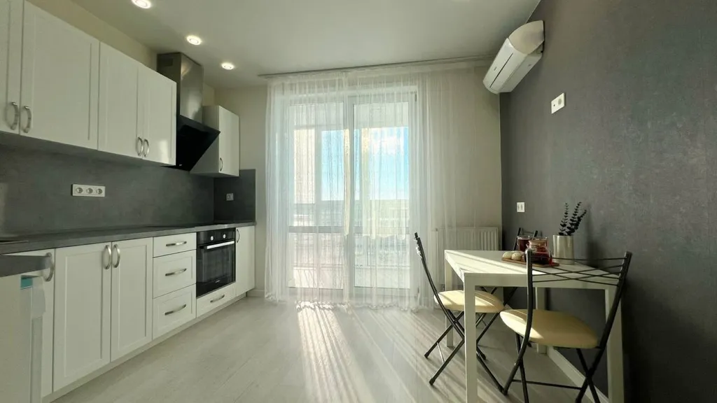 Вернисаж на Броско командированным и туристам города до 4 человек