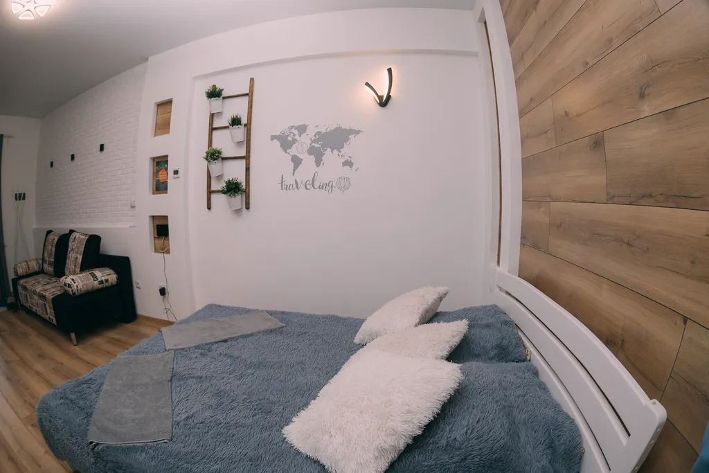 Уютная квартира в самом центре города, напротив института НПИ