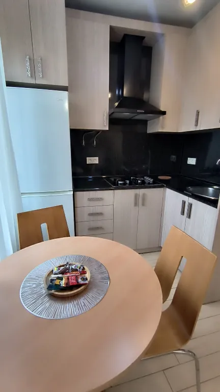 Уютная студия  с балконом в самом сердце Еревана