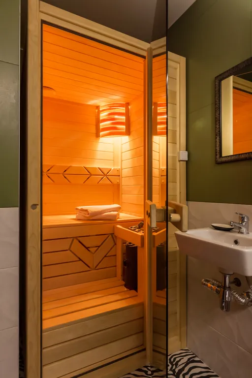 Апартаменты Кварт-Отель студия с сауной и джакузи сафари