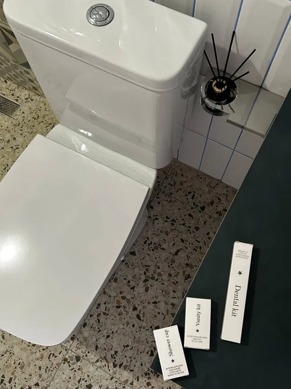 Комната постояльца с видом на центральную площадь