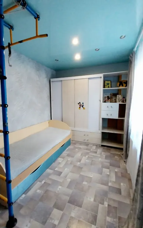 Трёхкомнатная квартира в районе горпарка и ФОК