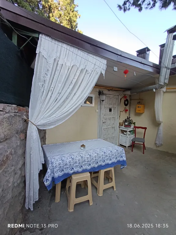 Двушка в центре Ялты до 6чел. (мангал, дворик)