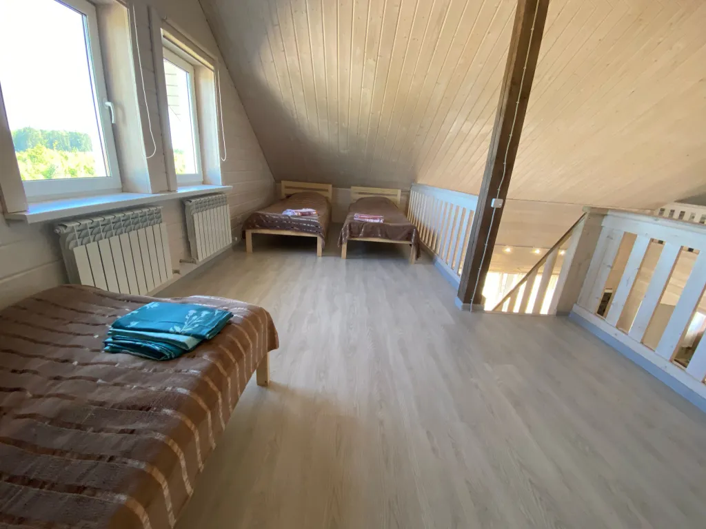 Большой дом в черте города