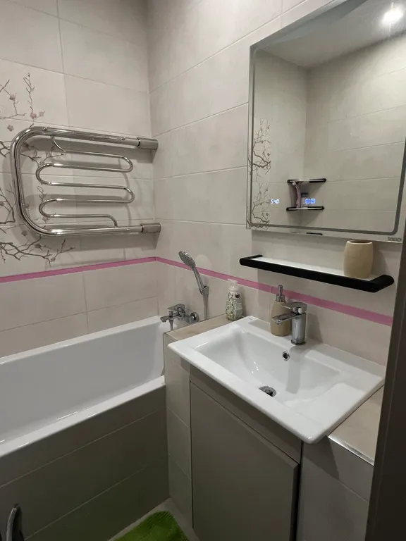 Комфортная уютная двухкомнатная квартира недалеко от центра города