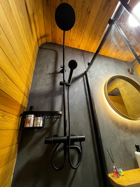 Дом Немо с уличной купелью  в лесу