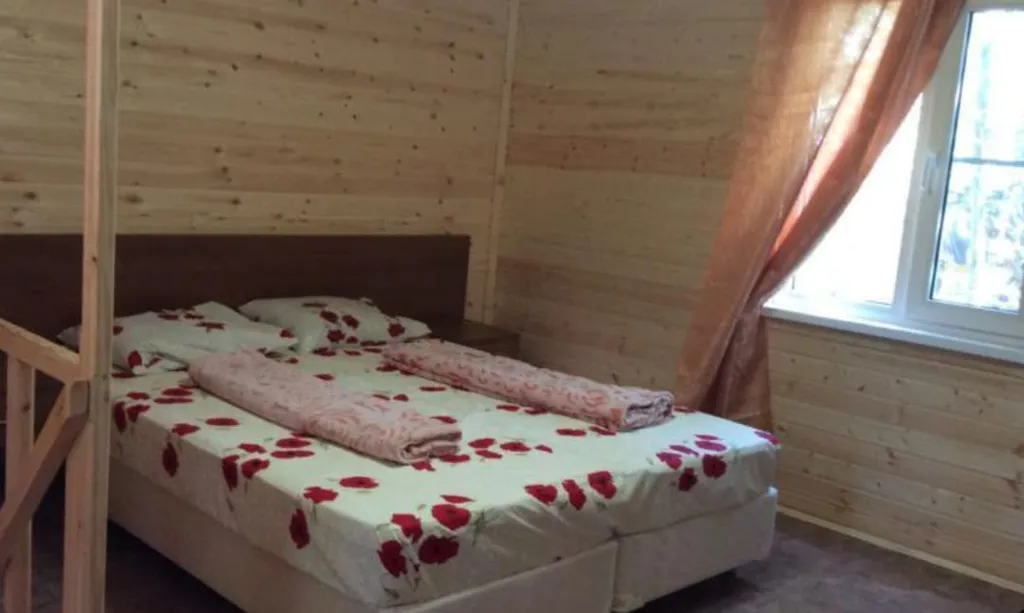 Уютный коттедж в лесу на берегу реки