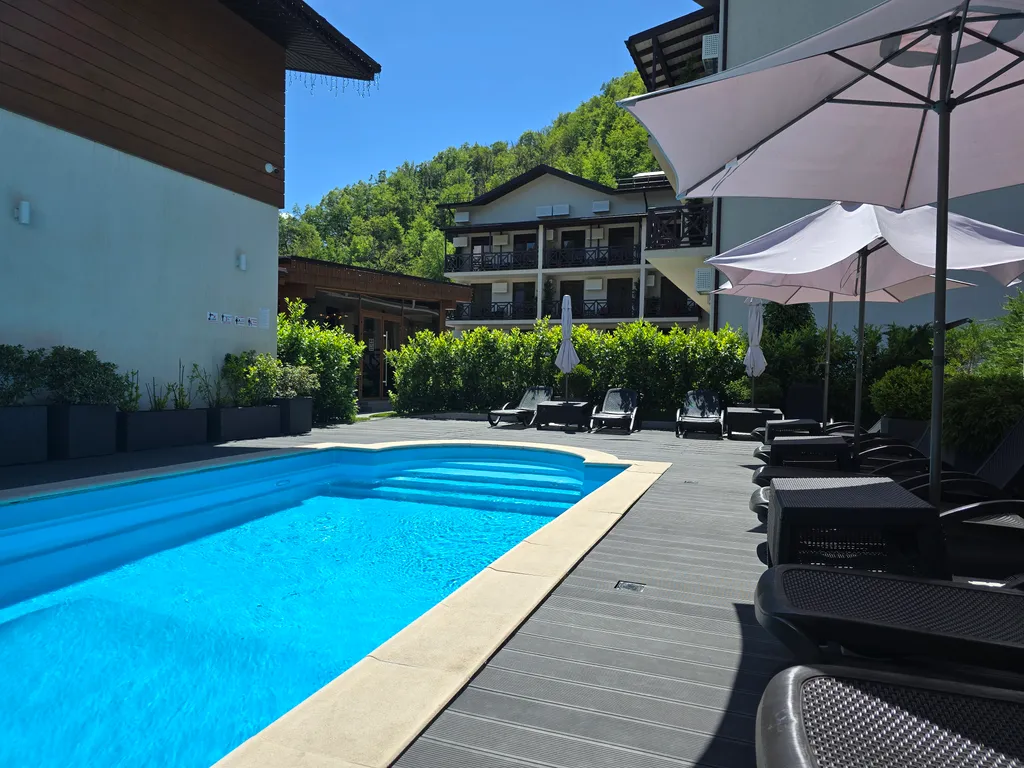 Трёхместный номер с балконом в панорама ачишхо