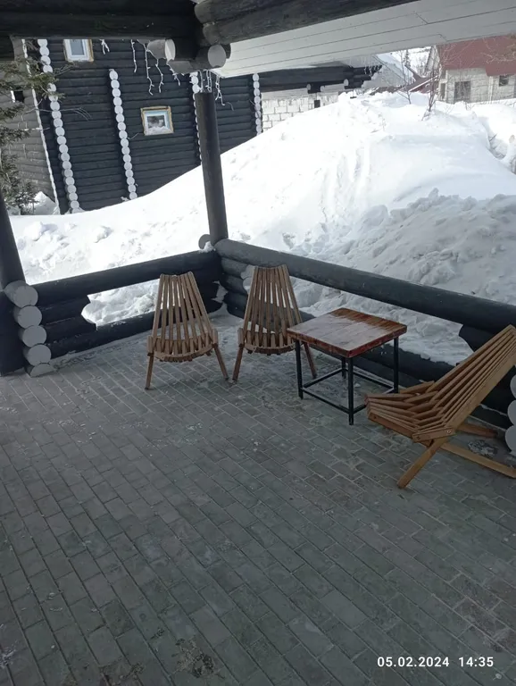 Уютный домик недалеко от горы