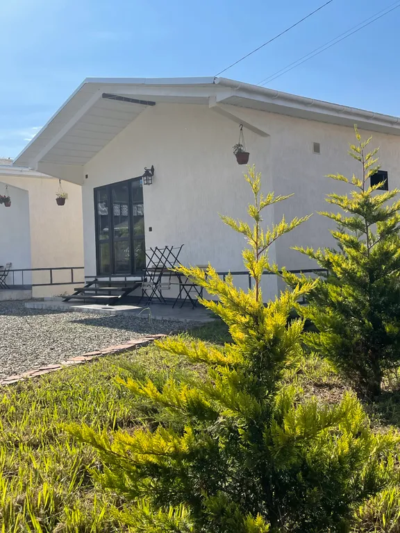 Коттедж Дом с мансардой у моря, шале с видом на бассейн, номер с бассейном — аренда посуточно в Вардане