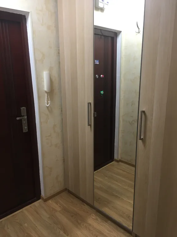 Апартамент с видом на бульвар, храм