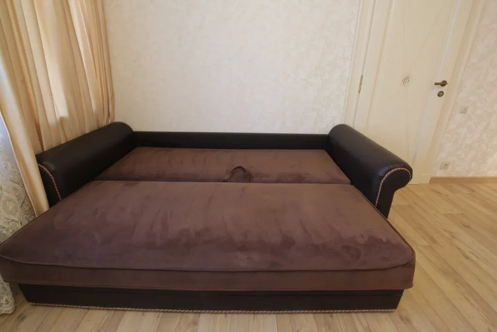 Сталинка у Кремля в центре