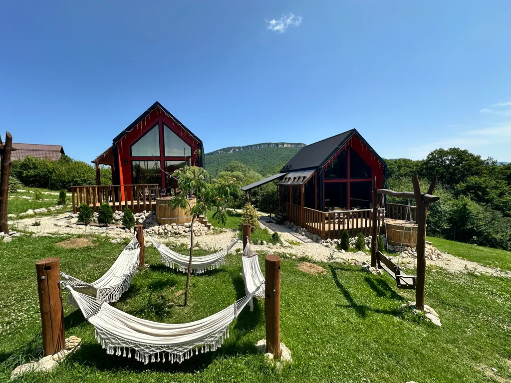 Барнхаус White