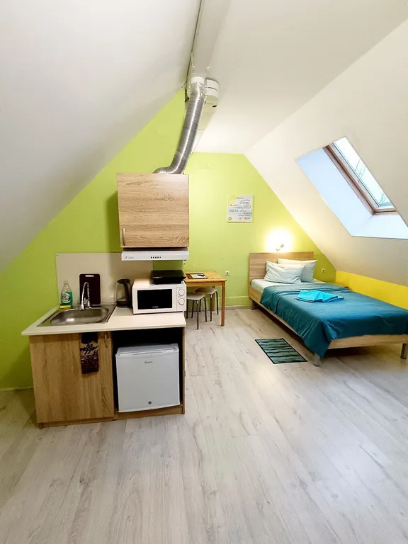 Стандартный одноместный номер на мансардном этаже