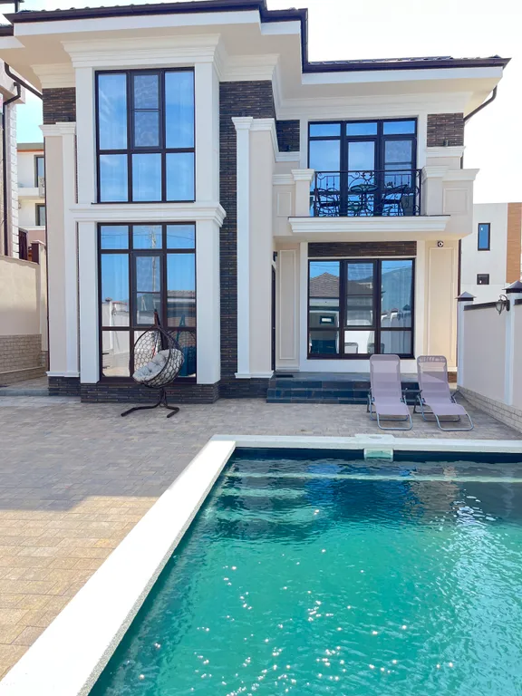 Коттедж Новый дом с бассейном — аренда посуточно в Геленджик