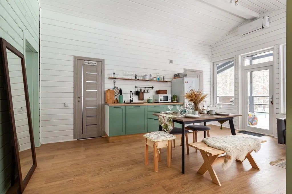 Современный дом с баней в лесу