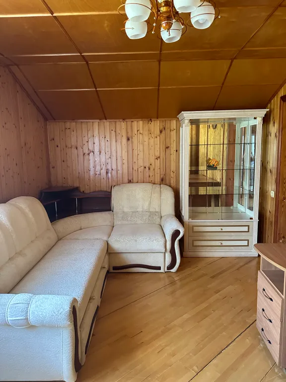 Уютный дом прямо на берегу реки