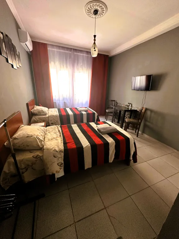 Квартира Номер с двориком и двумя кроватями — аренда посуточно в Тбилиси